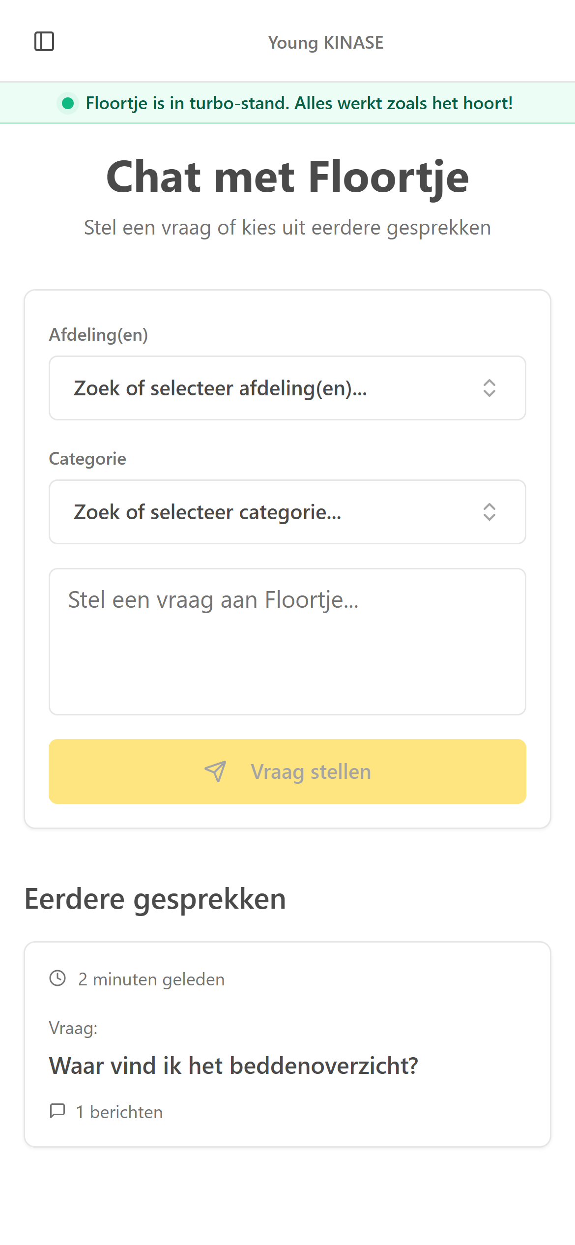 Chatscherm van Floortje op een telefoon: kies je afdeling en categorie en stel je vraag